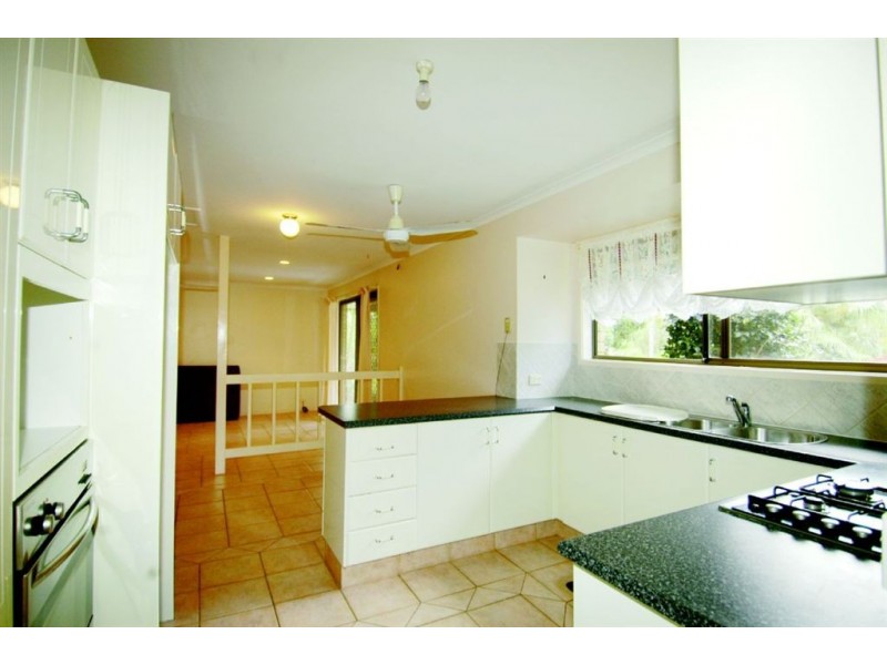 6 Paruna Place, Ashmore QLD 4214