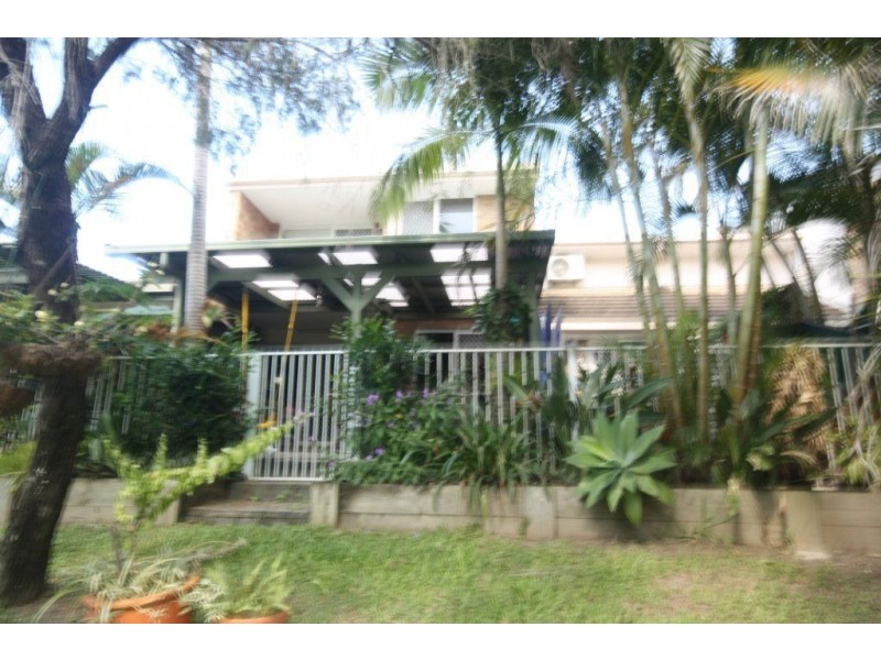 14/33 Edmund Rice Drive, Southport QLD 4215