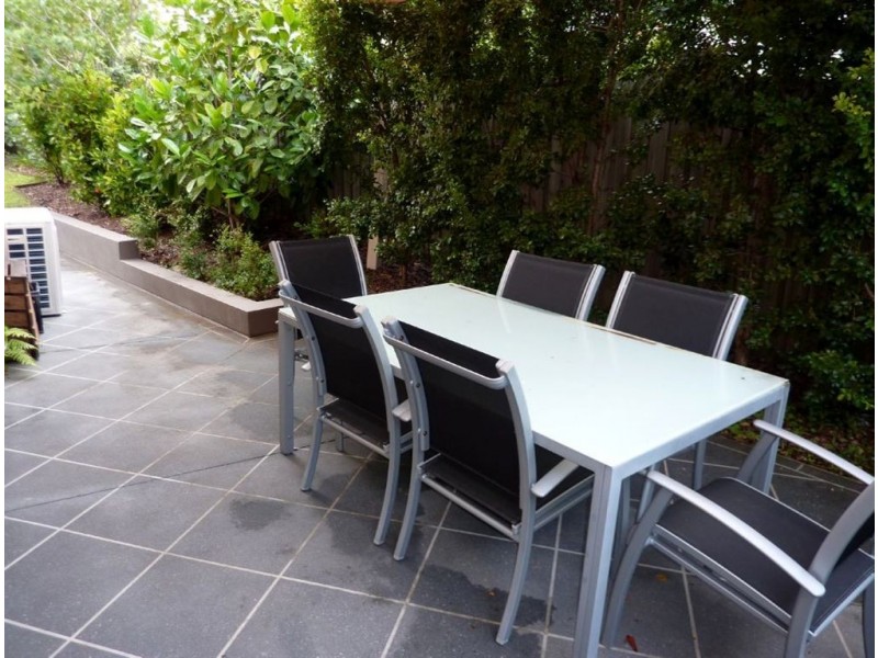 1/27 McCowan Street, Ashmore QLD 4214