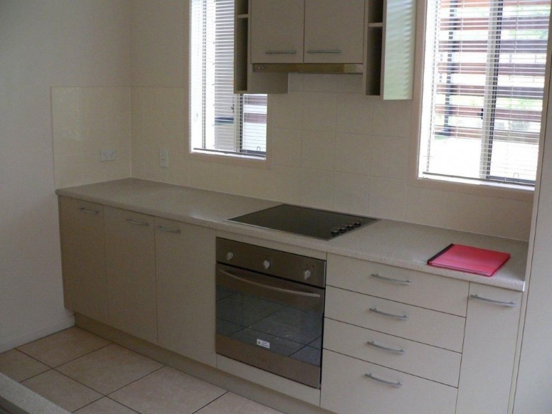 1/27 McCowan Street, Ashmore QLD 4214