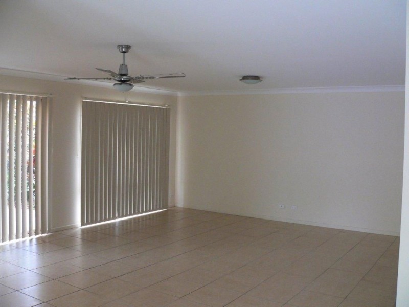 1/27 McCowan Street, Ashmore QLD 4214