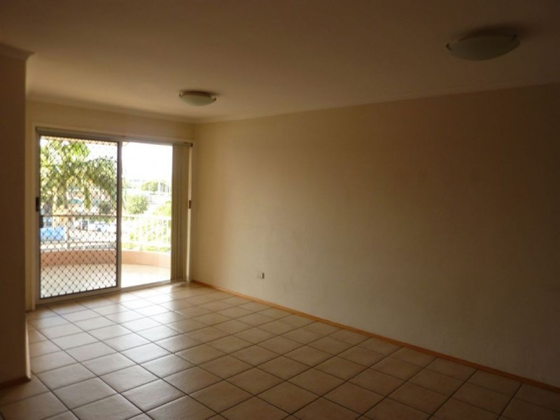 10/34-36 Queen Street, Southport QLD 4215