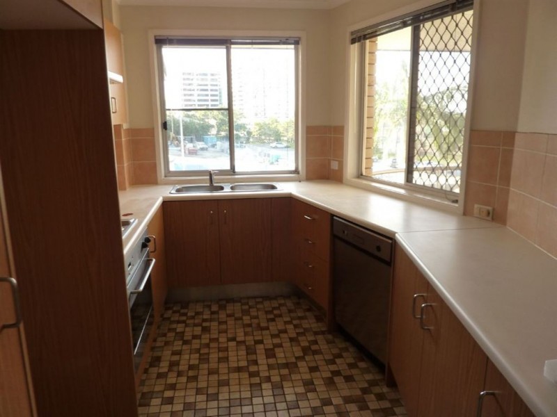 10/34-36 Queen Street, Southport QLD 4215