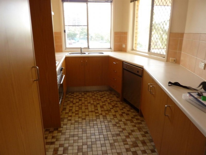 10/34-36 Queen Street, Southport QLD 4215