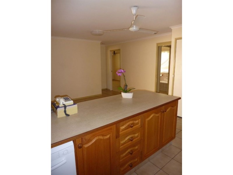 10 Heeb Street, Benowa QLD 4217