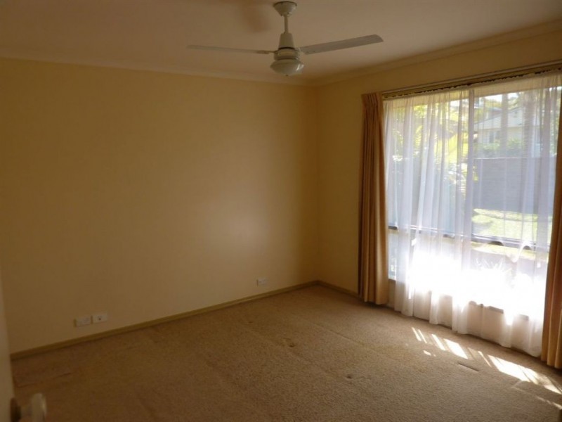 10 Heeb Street, Benowa QLD 4217