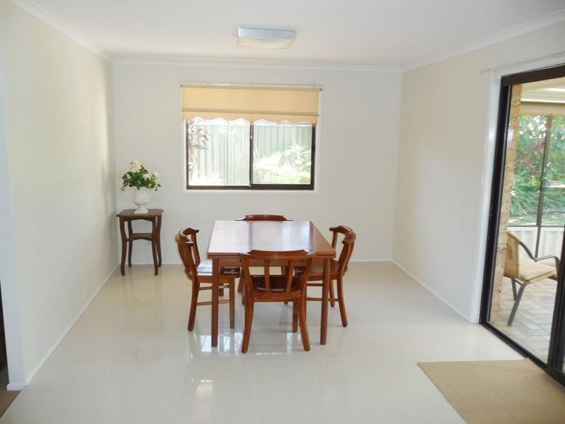 52 Collins Crescent, Benowa QLD 4217