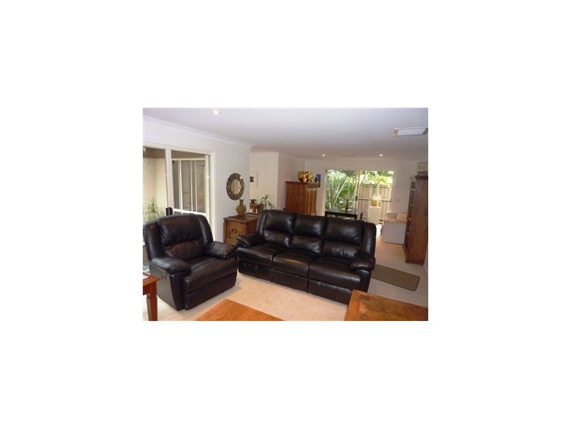 3 Abby Crescent, Ashmore QLD 4214