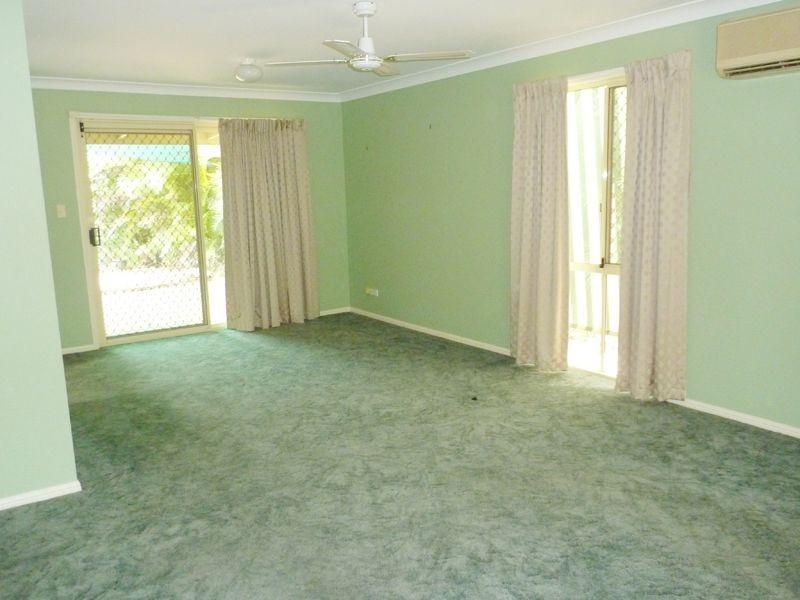 1 Cook Close, Southport QLD 4215