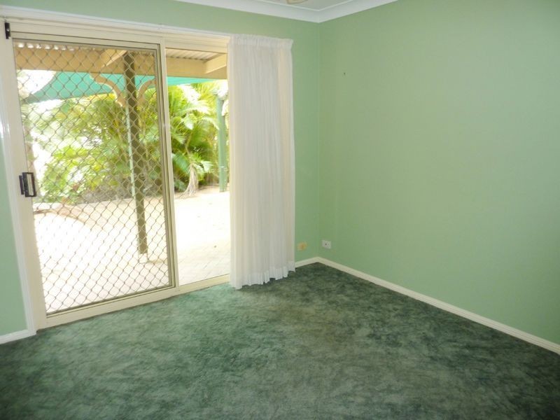 1 Cook Close, Southport QLD 4215
