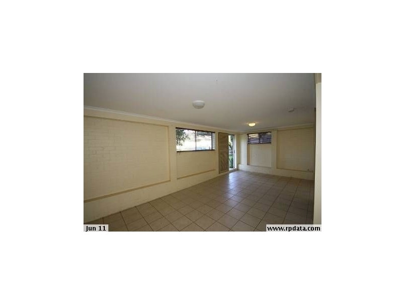 21 Lara Avenue, Southport QLD 4215