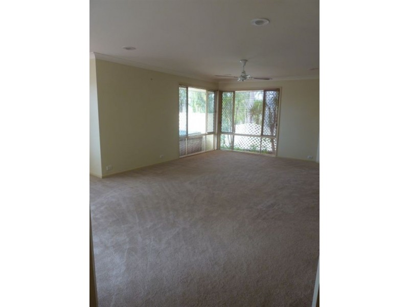 15 Cook Close, Southport QLD 4215