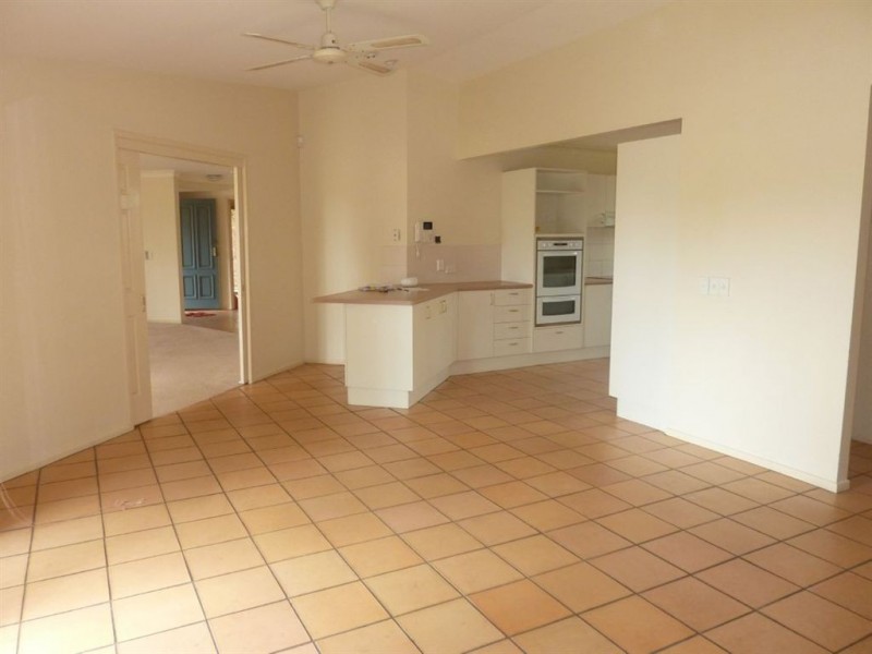 15 Cook Close, Southport QLD 4215
