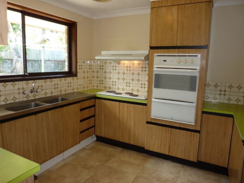 15 Luxor Street, Southport QLD 4215