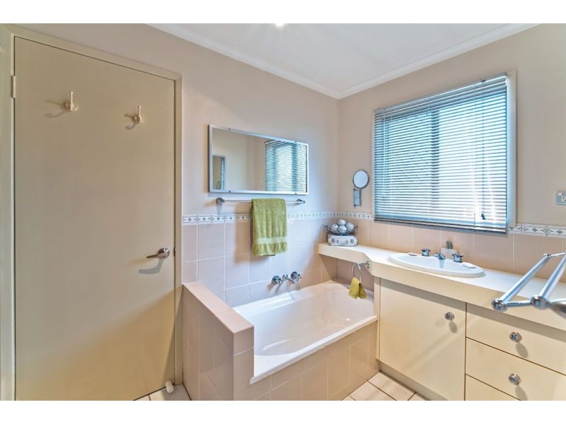 1/22 Maiala Close, Paradise Point QLD 4216