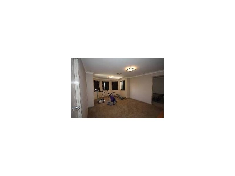 27 Gumleaf Drive, Molendinar QLD 4214