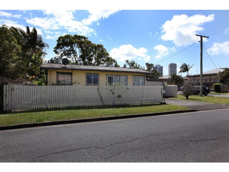 13 Kennedy Street, Biggera Waters QLD 4216