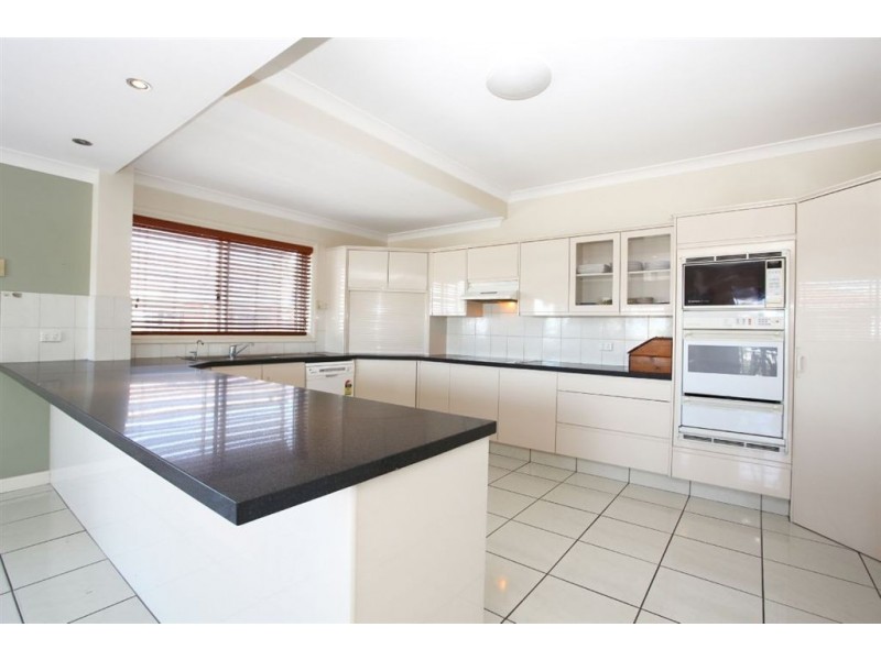 32 Wardoo Street, Ashmore QLD 4214