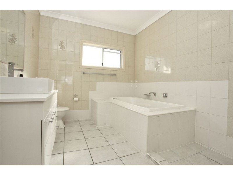 32 Wardoo Street, Ashmore QLD 4214