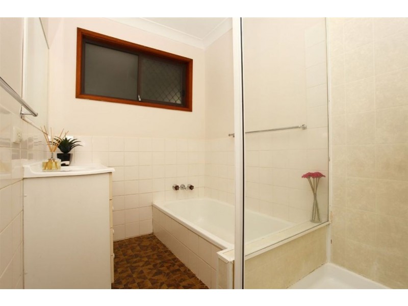 12 Mualla Drive, Ashmore QLD 4214