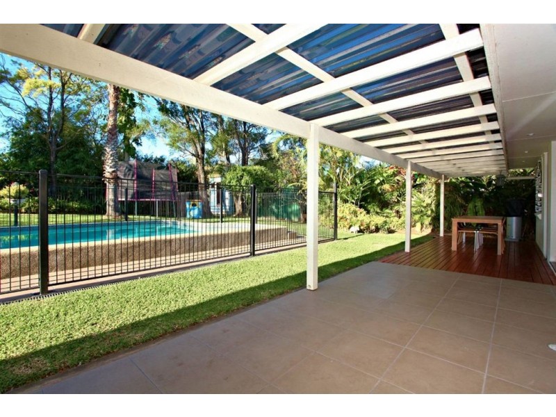 68 Collins Crescent, Benowa QLD 4217