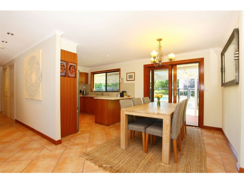 68 Collins Crescent, Benowa QLD 4217