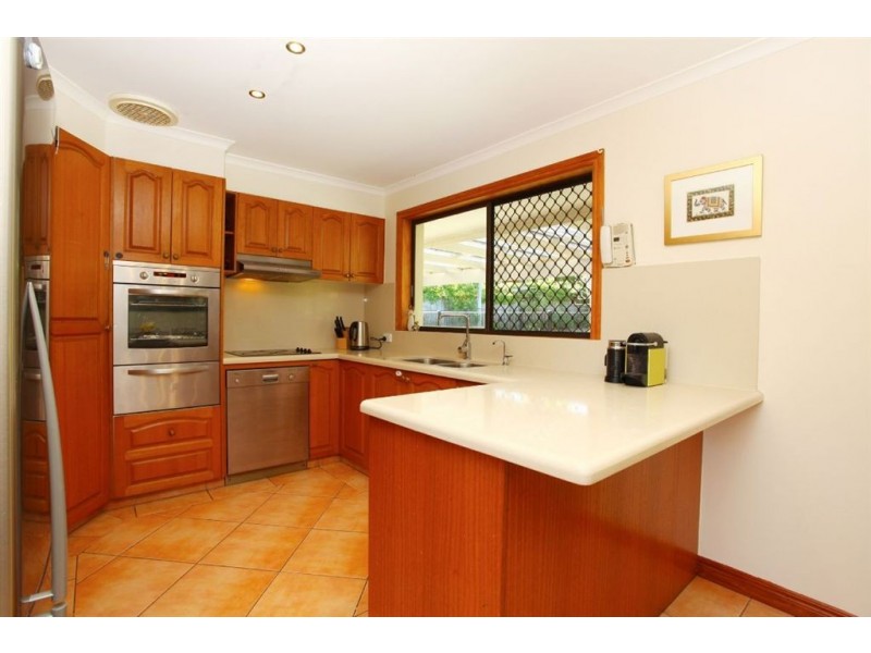 68 Collins Crescent, Benowa QLD 4217