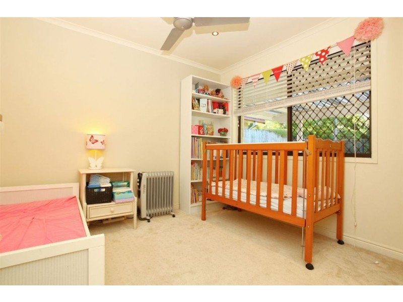 68 Collins Crescent, Benowa QLD 4217