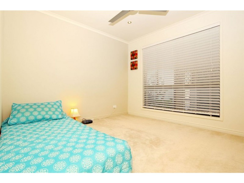 68 Collins Crescent, Benowa QLD 4217