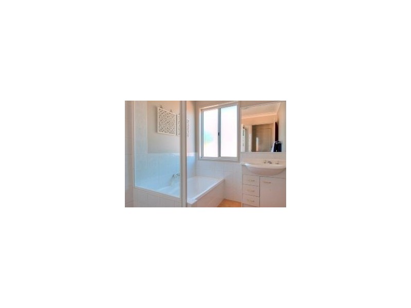 1 Oxbridge Chase, Arundel QLD 4214