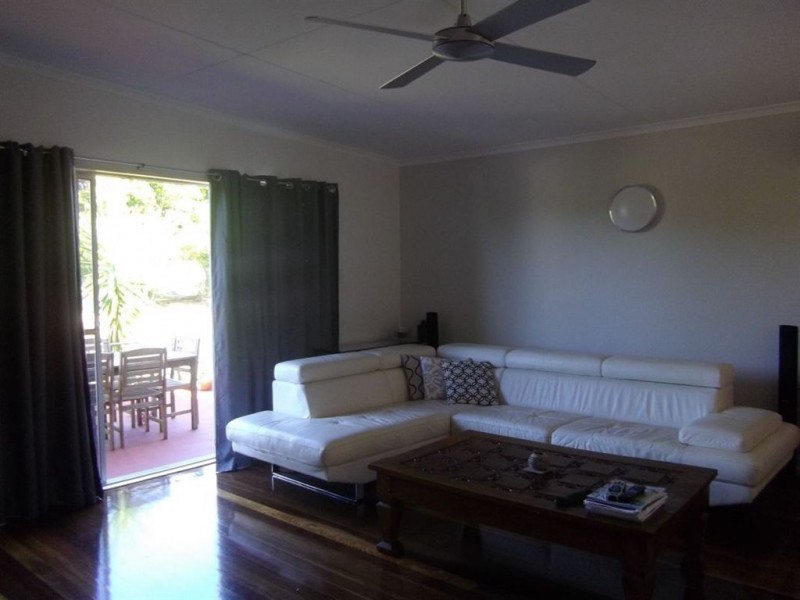 46 Cooleroo Crescent, Southport QLD 4215