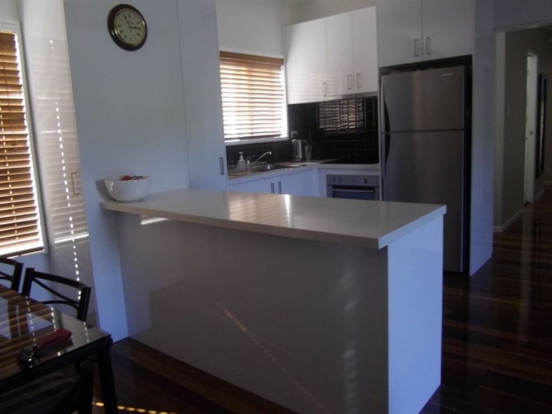 46 Cooleroo Crescent, Southport QLD 4215