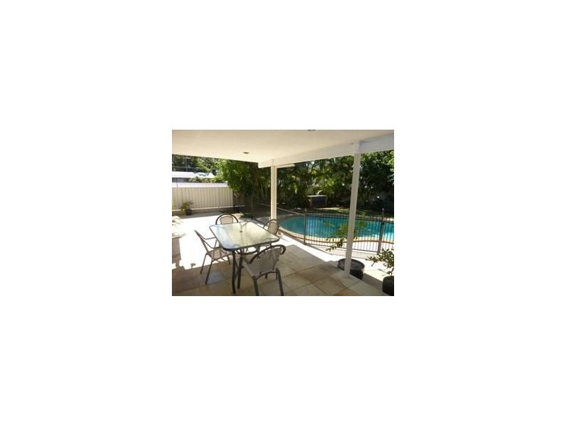 3 Lillian Crescent, Ashmore QLD 4214