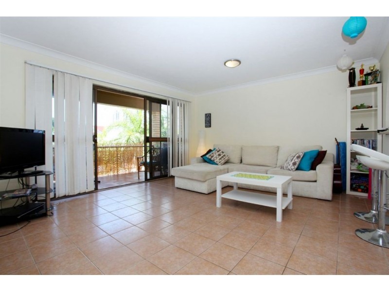 11/16 St Kilda Avenue, Broadbeach QLD 4218