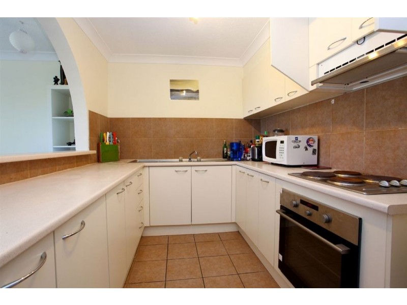 11/16 St Kilda Avenue, Broadbeach QLD 4218