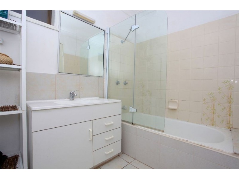 11/16 St Kilda Avenue, Broadbeach QLD 4218