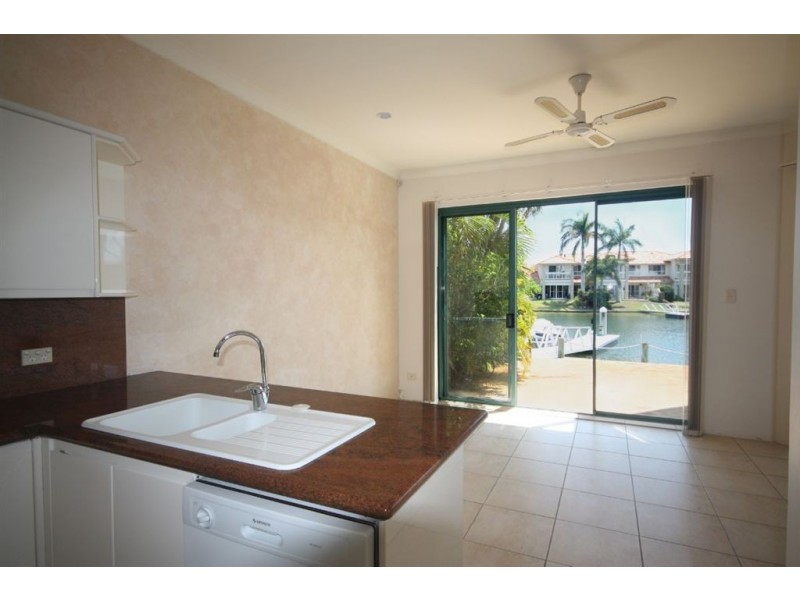 29/3 Lee Road, Runaway Bay QLD 4216