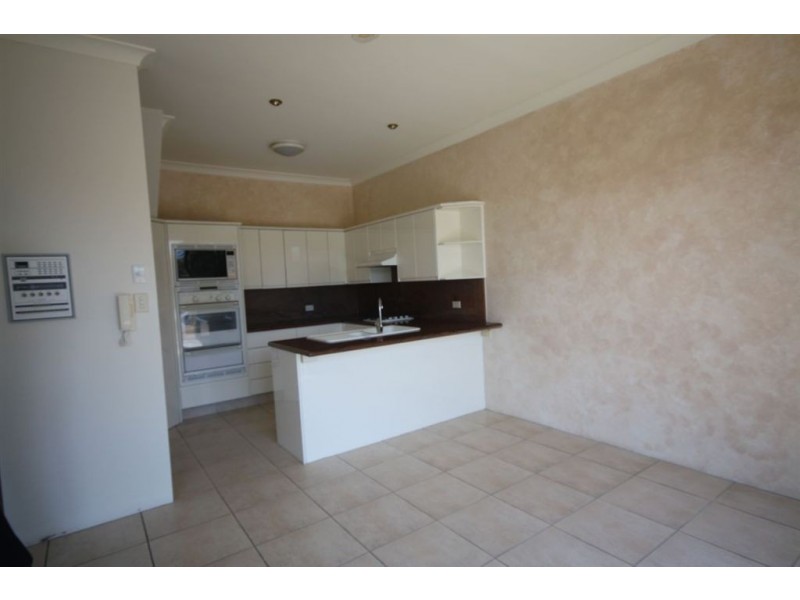 29/3 Lee Road, Runaway Bay QLD 4216