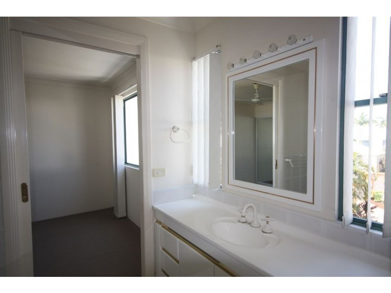 29/3 Lee Road, Runaway Bay QLD 4216