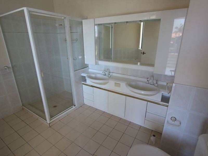 29/3 Lee Road, Runaway Bay QLD 4216