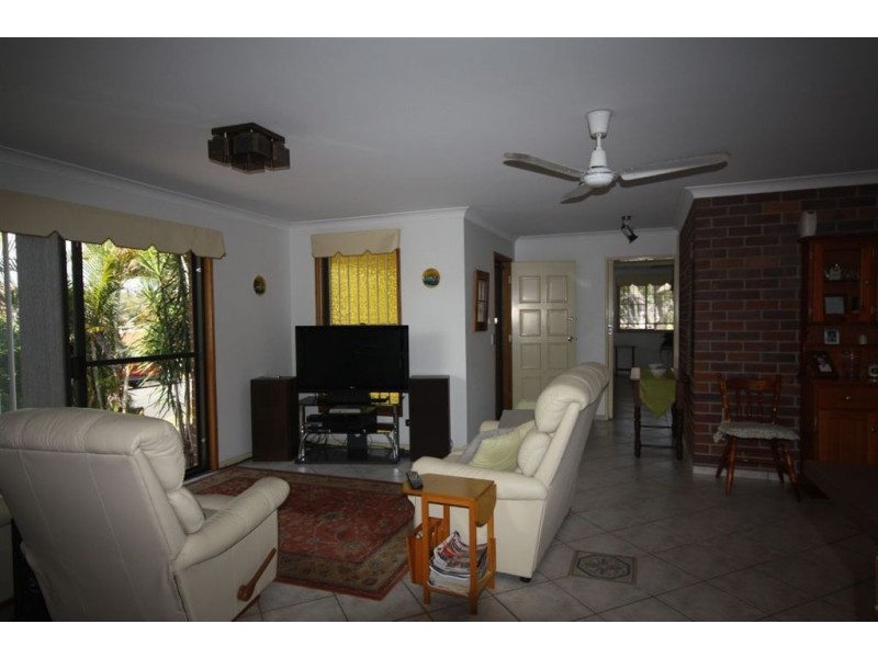 2 Swallow Avenue, Paradise Point QLD 4216