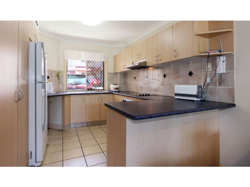 7/96 Pohlman Street, Southport QLD 4215