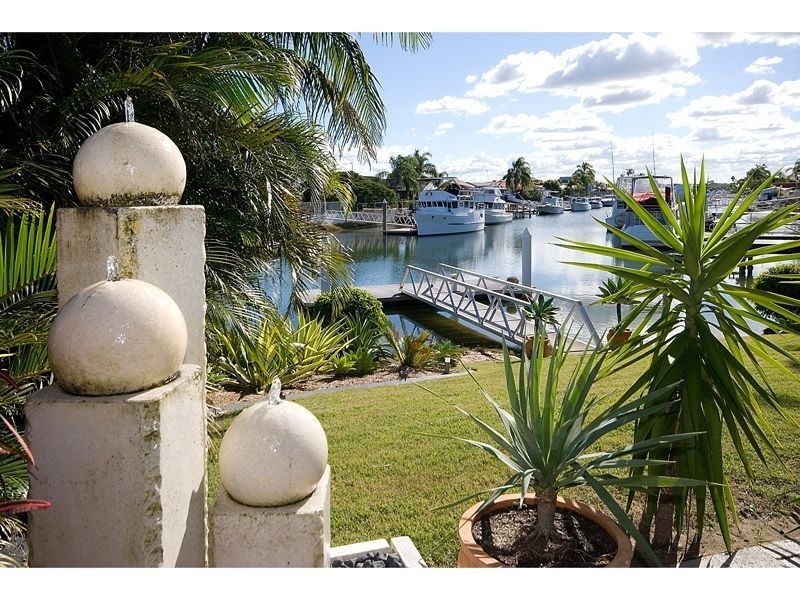 12 Eyre Street, Paradise Point QLD 4216
