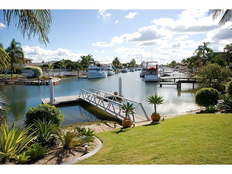 12 Eyre Street, Paradise Point QLD 4216