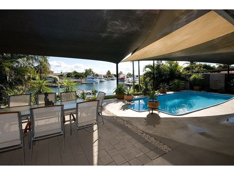 12 Eyre Street, Paradise Point QLD 4216
