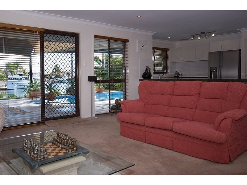 12 Eyre Street, Paradise Point QLD 4216
