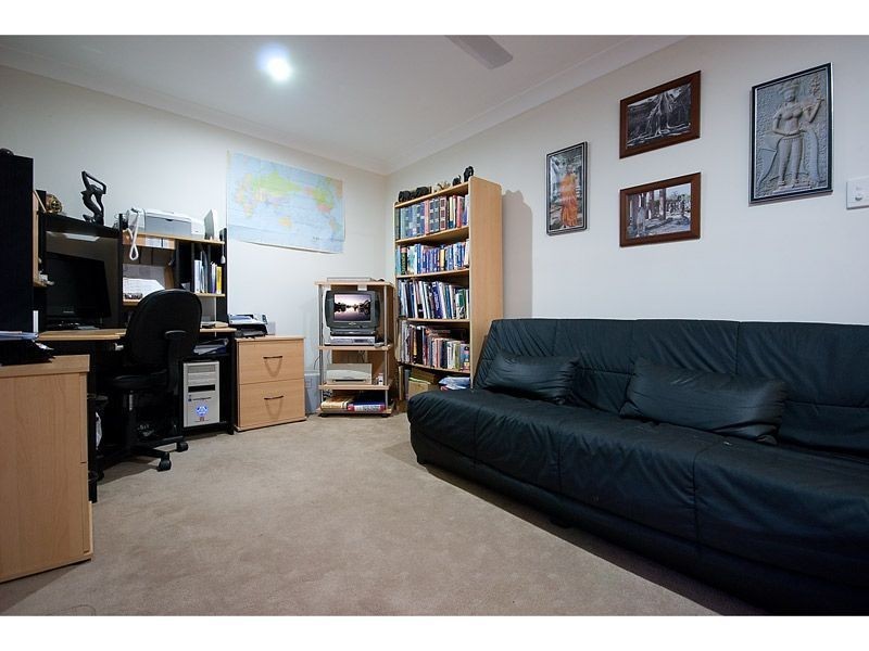 12 Eyre Street, Paradise Point QLD 4216