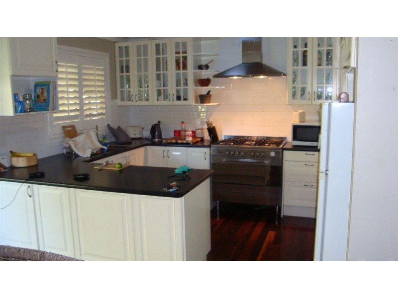 22 Mole Avenue, Southport QLD 4215