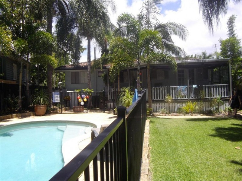 22 Mole Avenue, Southport QLD 4215