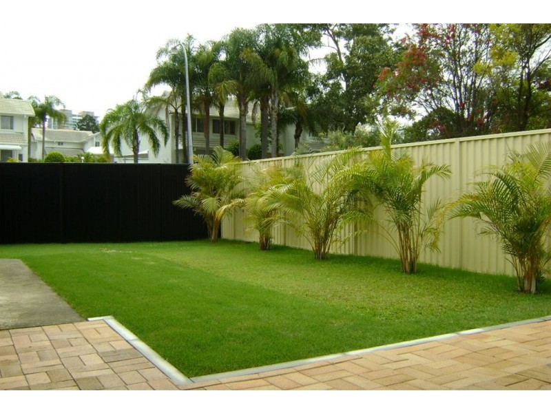 1/23 Gardiners Place, Southport QLD 4215